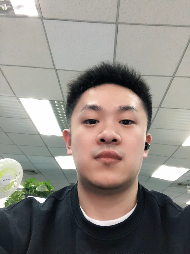 崔睿的个人照片